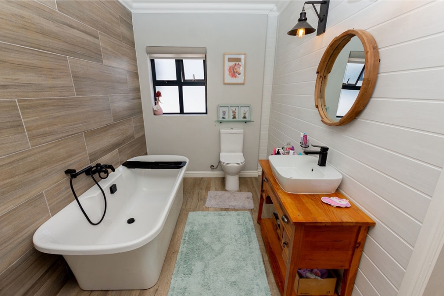 4 Bedroom Property for Sale in Calypso Beach Western Cape